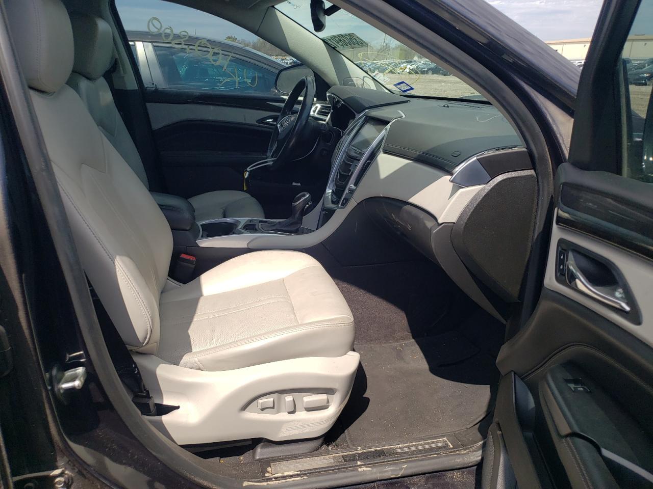 Photo 5 from auction – 2014 CADILLAC SRX PREMIU with VIN 3GYFNDE37ES532300
