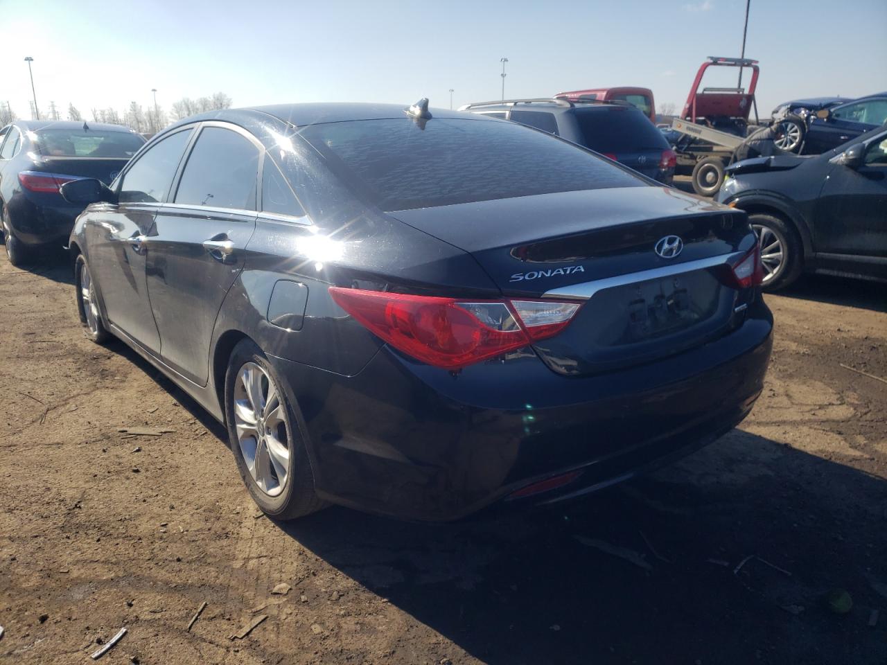 Photo 3 from auction – 2011 HYUNDAI SONATA SE with VIN 5NPEC4AC0BH081472
