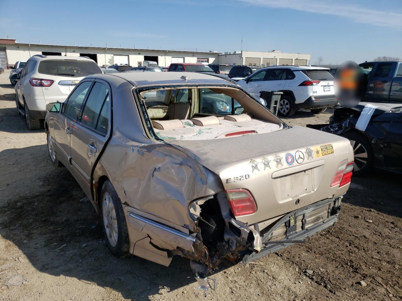 Photo 3 from auction – 2001 MERCEDES-BENZ E320 with VIN WDBJF82JX1X044974