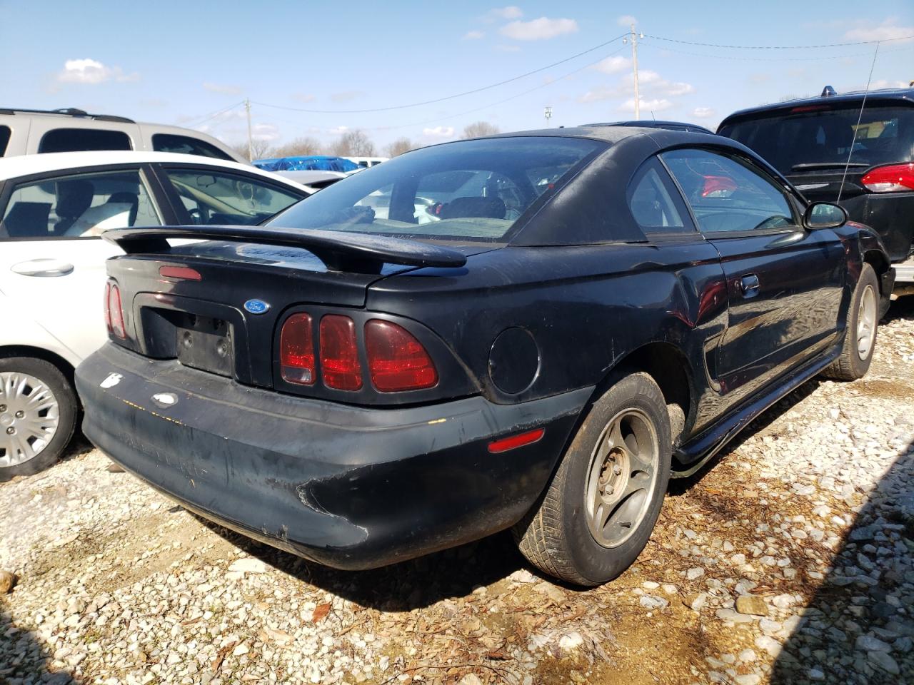 Photo 4 from auction – 1997 FORD MUSTANG with VIN 1FALP4046VF111553