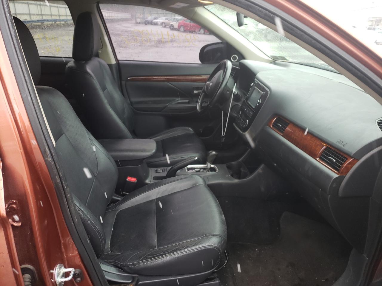 Photo 5 from auction – 2014 MITSUBISHI OUTLANDER with VIN JA4AZ3A3XEZ014621