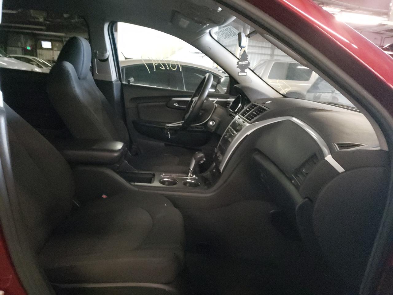 Photo 5 from auction – 2011 CHEVROLET TRAVERSE L with VIN 1GNKVGED7BJ184937