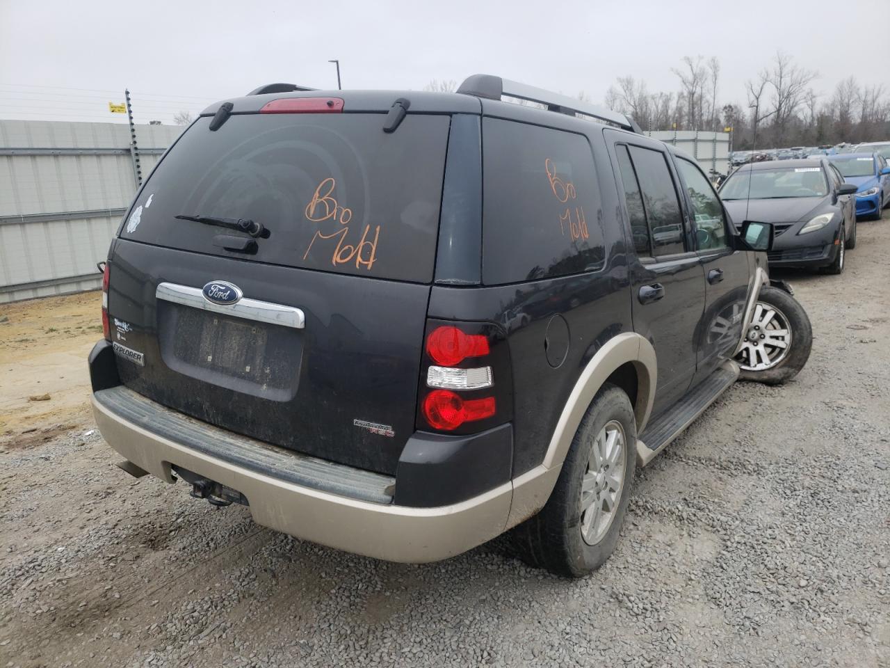 Photo 4 from auction – 2007 FORD EXPLORER E with VIN 1FMEU64E97UA82778