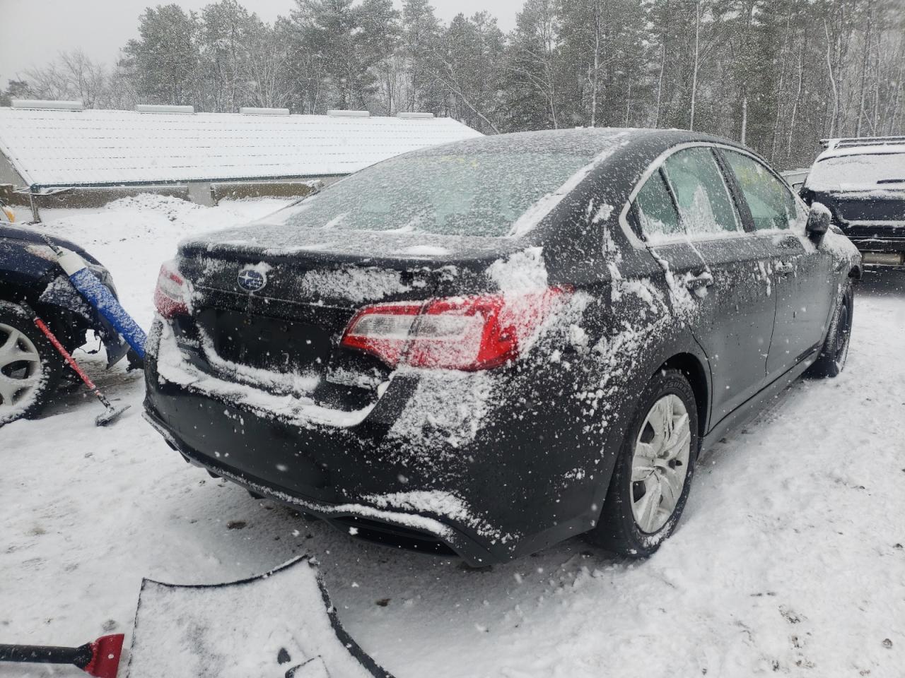 Photo 4 from auction – 2018 SUBARU LEGACY 2.5 with VIN 4S3BNAA69J3012862