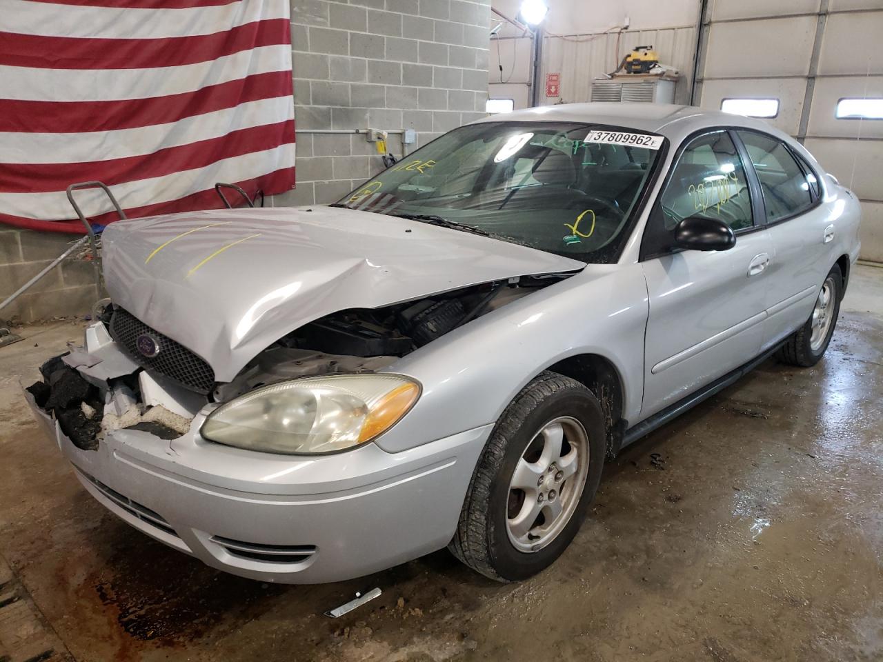 Photo 2 from auction – 2004 FORD TAURUS SE with VIN 1FAFP53284G175910
