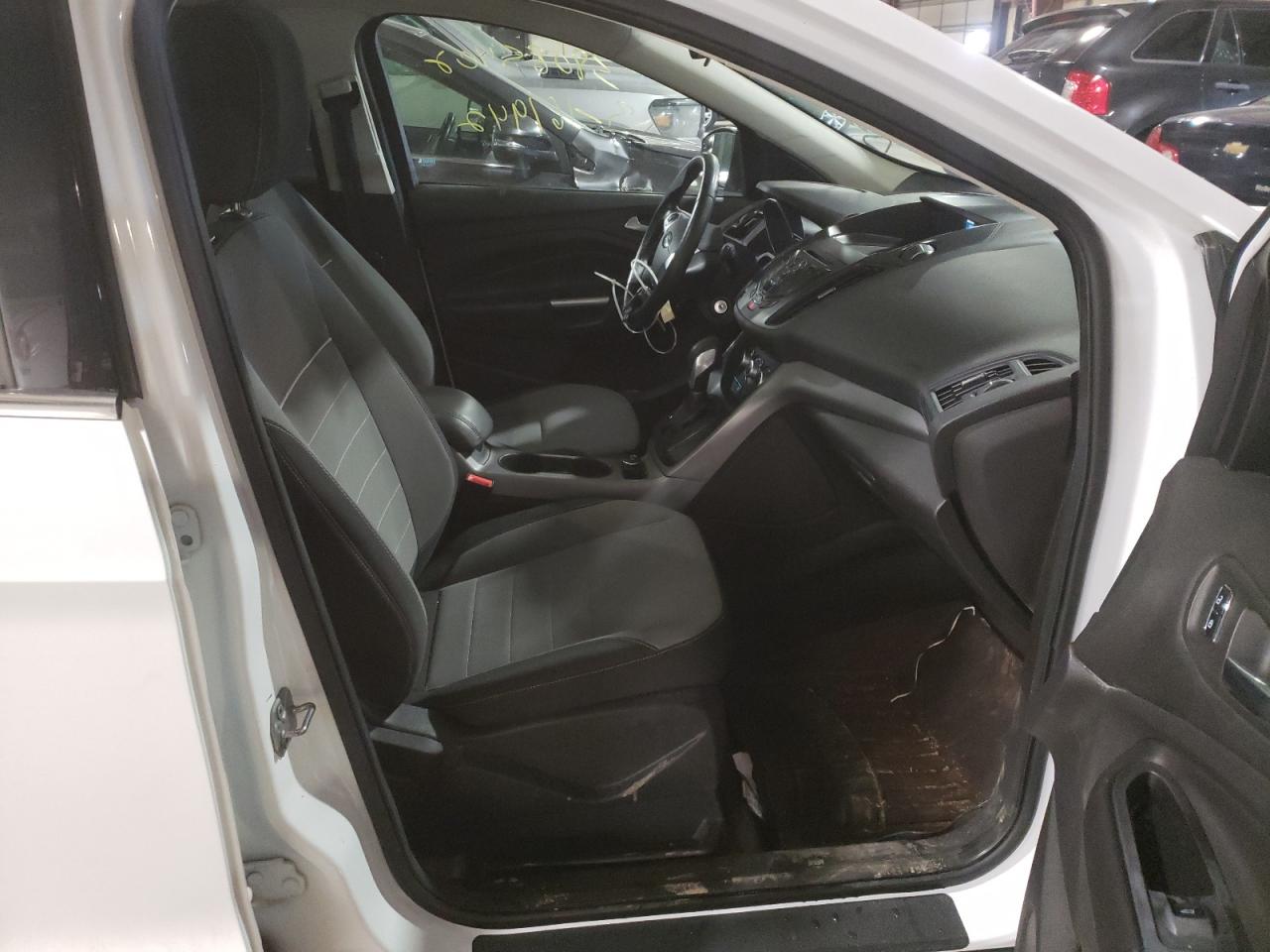 Photo 5 from auction – 2014 FORD ESCAPE SE with VIN 1FMCU9GX2EUC17618