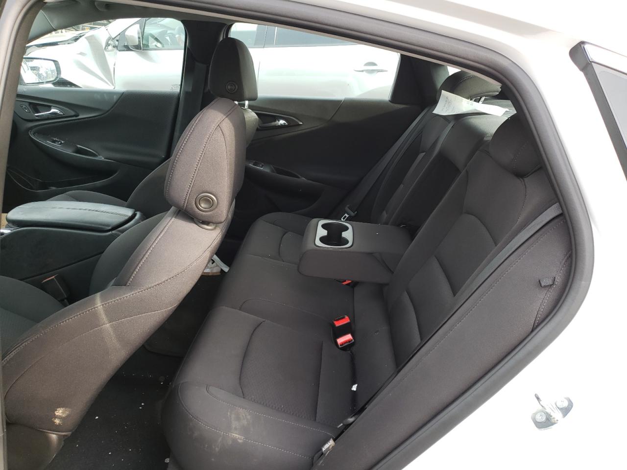 Photo 6 from auction – 2018 CHEVROLET MALIBU LT with VIN 1G1ZD5ST0JF245226