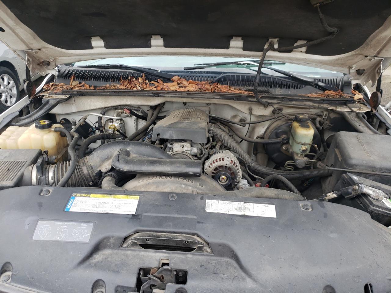 Photo 7 from auction – 2000 CHEVROLET SILVERADO with VIN 1GCEC14V1YE112149