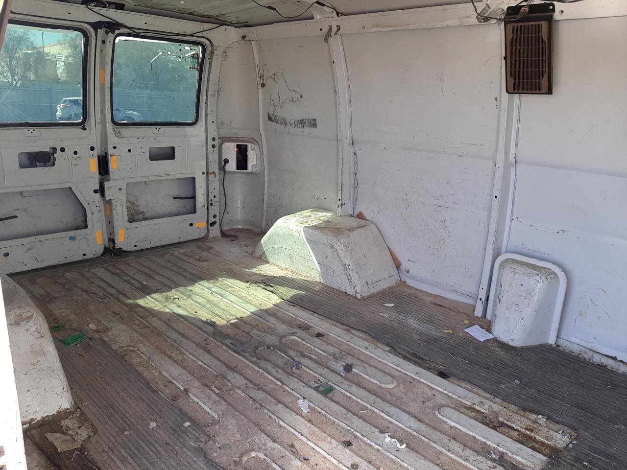 Photo 9 from auction – 2002 DODGE RAM VAN B1 with VIN 2B7HB11Y52K146824