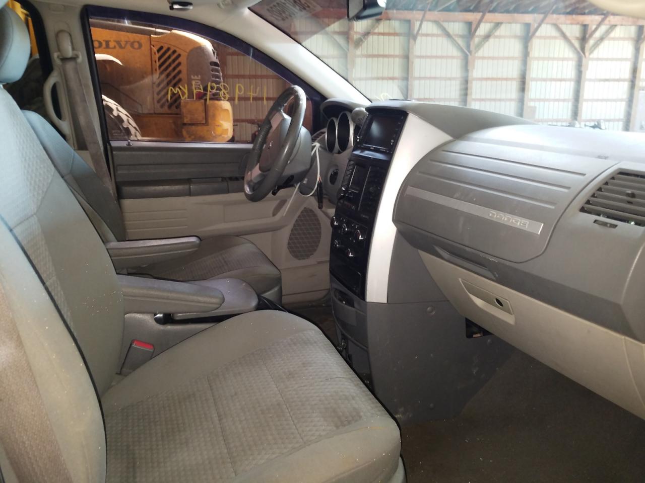 Photo 5 from auction – 2009 DODGE GRAND CARA with VIN 2D8HN44E79R627820