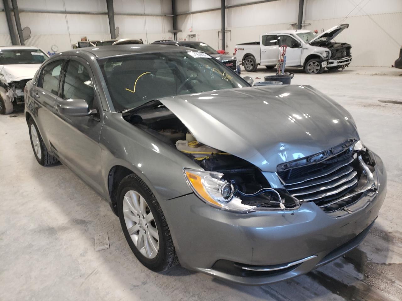 CHRYSLER 200 TOURIN 2013 con VIN 1C3CCBBB8DN615181 - Foto de la subasta