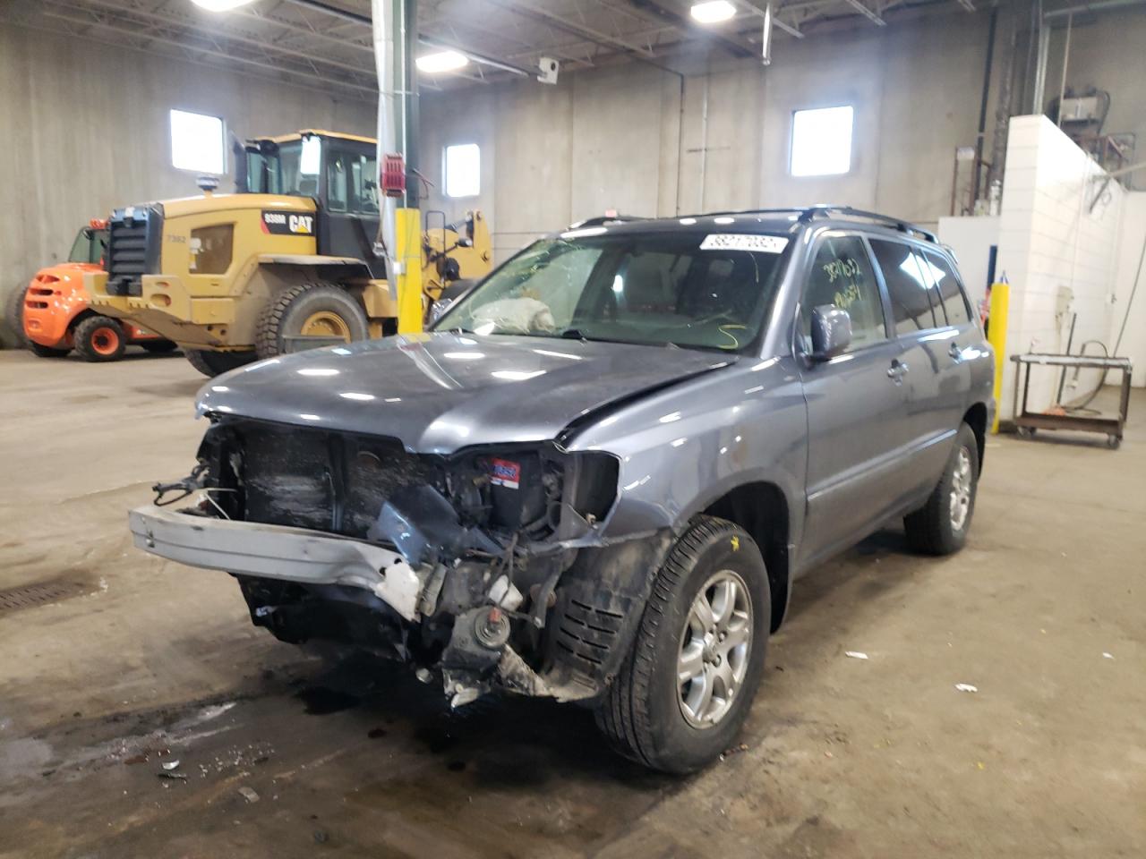 Photo 2 from auction – 2005 TOYOTA HIGHLANDER with VIN JTEEP21A450074674