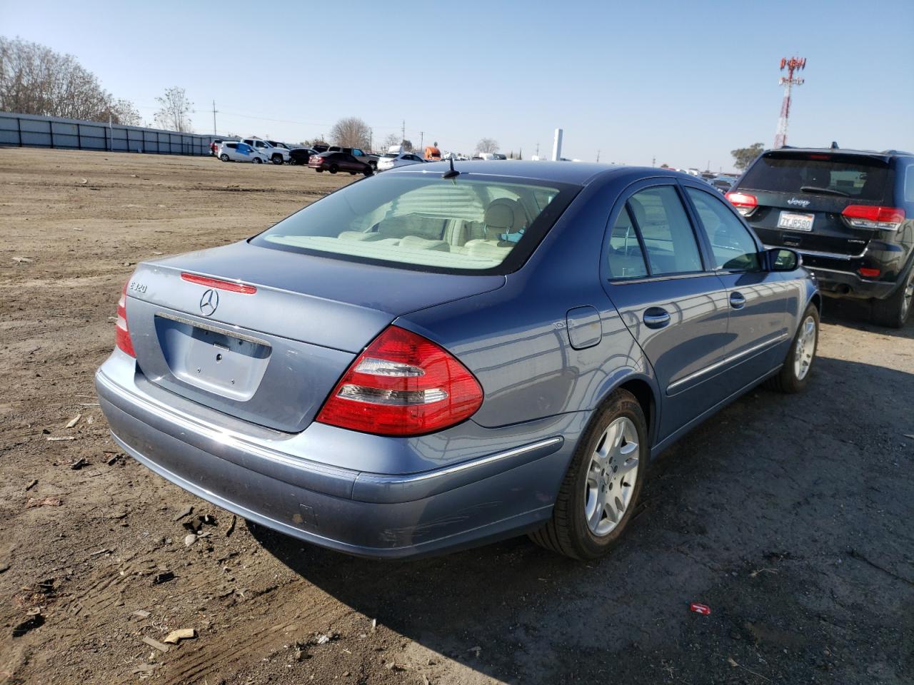 Photo 4 from auction – 2005 MERCEDES-BENZ E 320 with VIN WDBUF65J35A705167