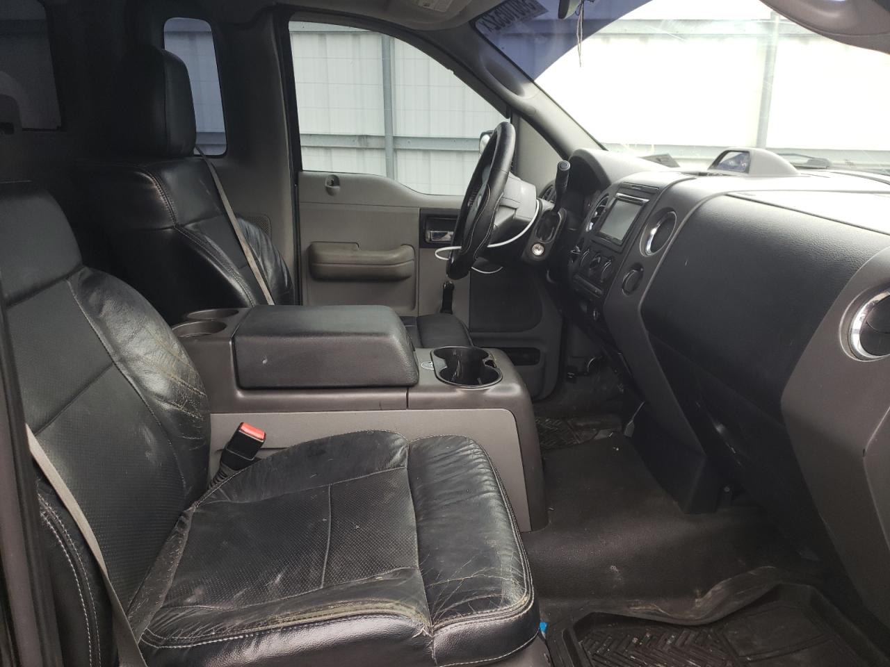 Photo 5 from auction – 2005 FORD F150 with VIN 1FTRF02W15KC49524