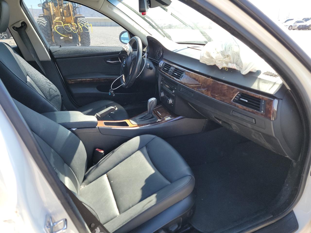 Photo 5 from auction – 2008 BMW 328 I with VIN WBAVA37588NL45732