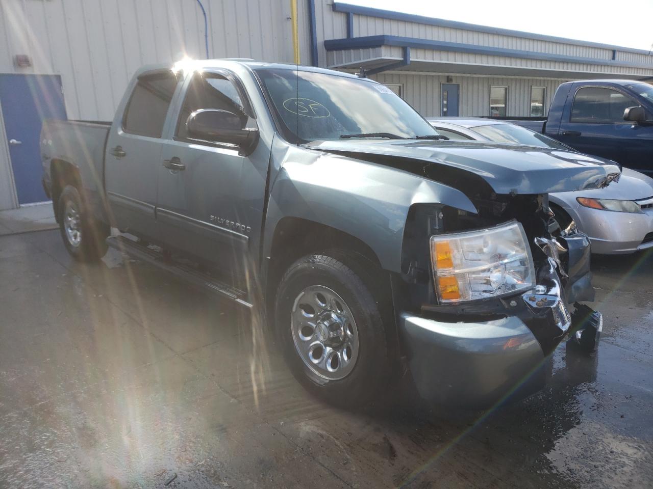 CHEVROLET SILVERADO 2011 with VIN 3GCPKREA8BG280702 - Photo from auction