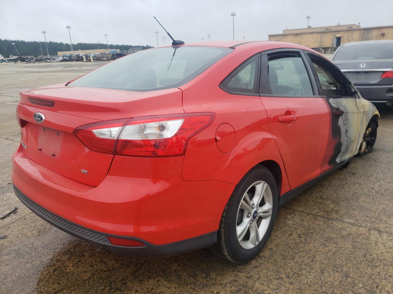 Photo 4 from auction – 2013 FORD FOCUS with VIN 1FADP3F28DL272426