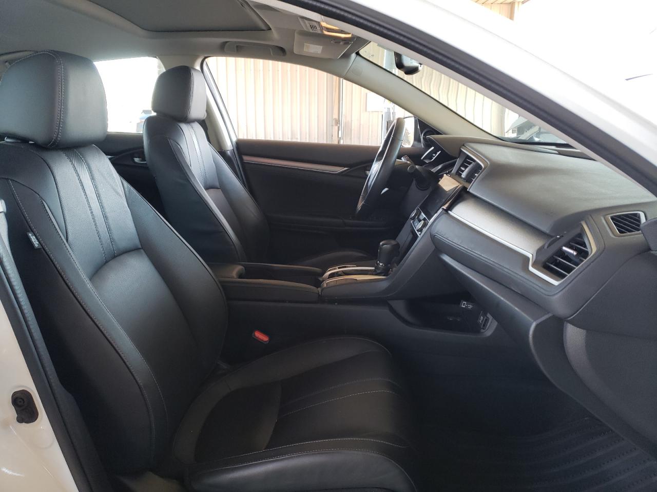 Photo 5 from auction – 2017 HONDA CIVIC EXL with VIN 19XFC1F74HE028463