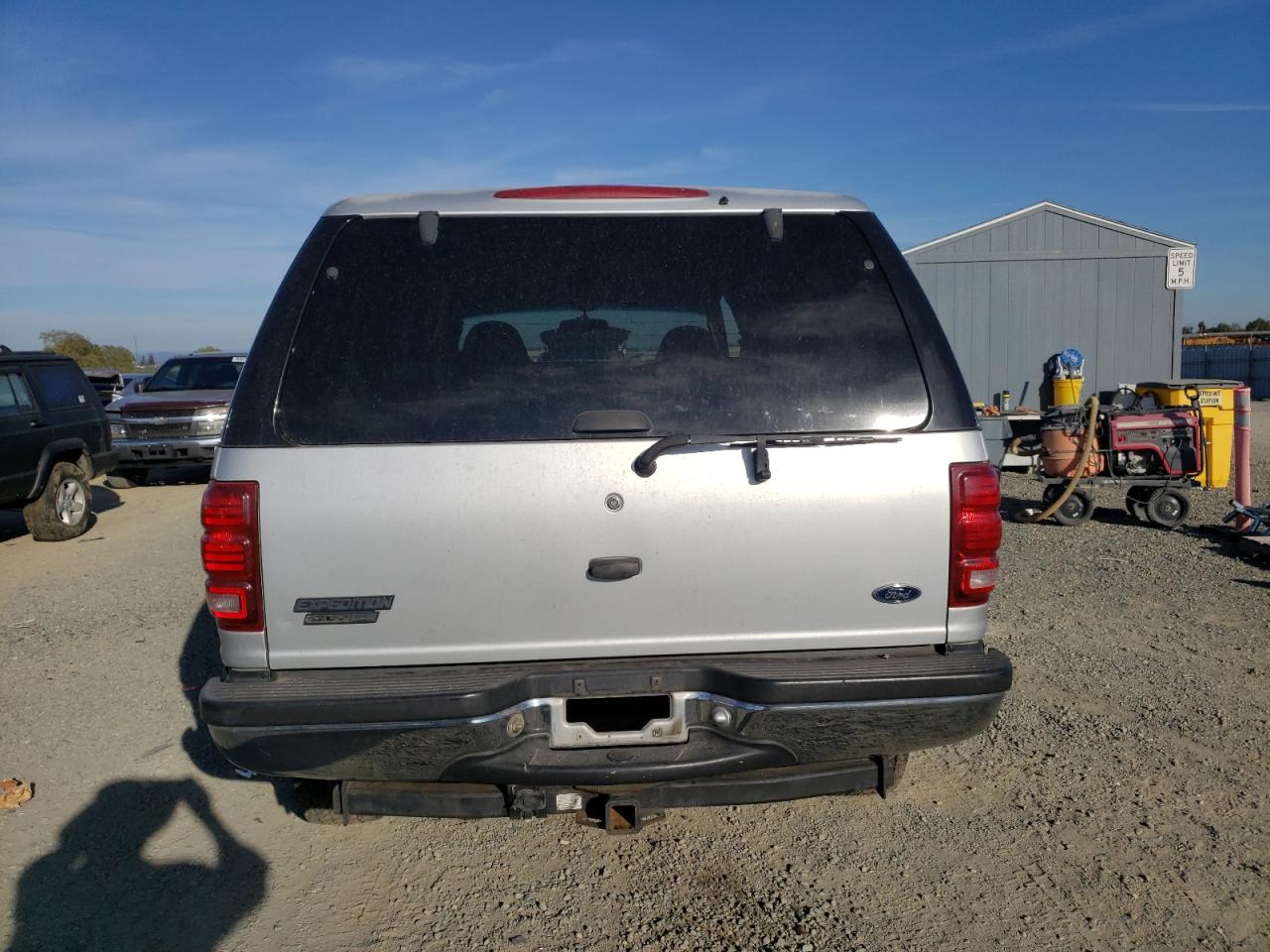 Photo 9 from auction – 2000 FORD EXPEDITION with VIN 1FMPU16L4YLA02141