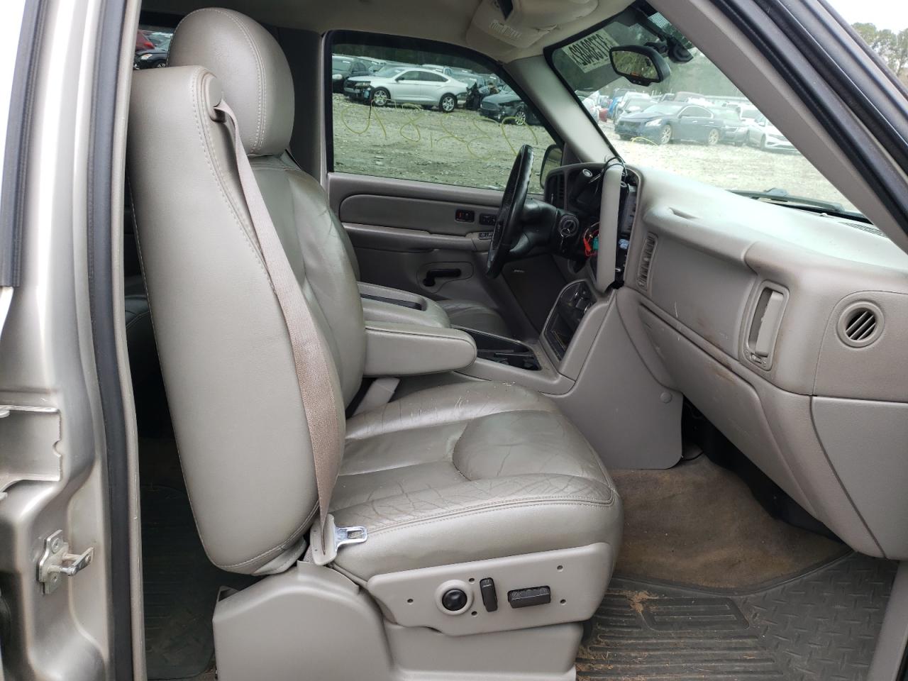 Photo 5 from auction – 2005 CHEVROLET SILVERADO with VIN 2GCEK13TX51210113