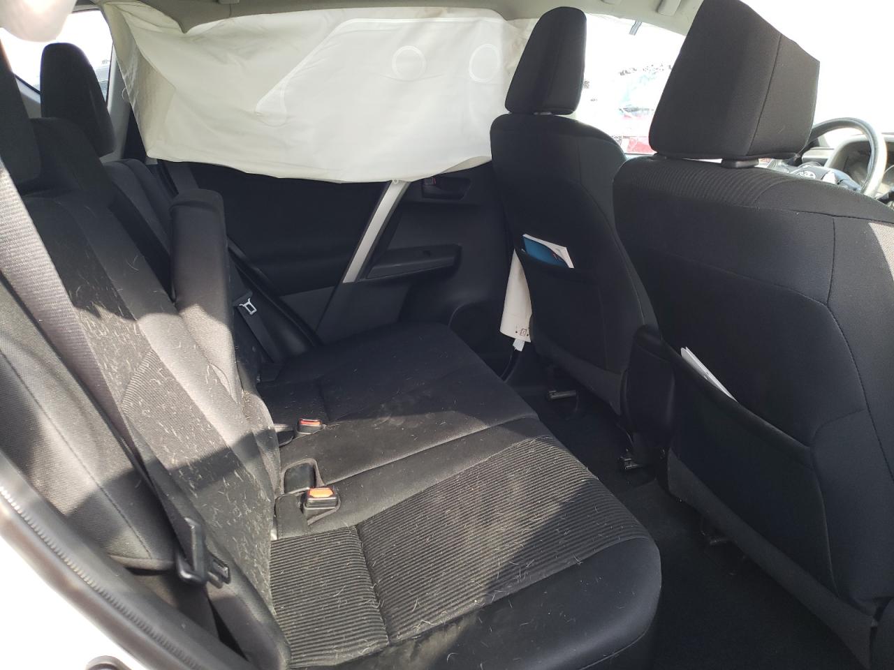 Photo 6 from auction – 2016 TOYOTA RAV4 LE with VIN 2T3BFREV5GW483801
