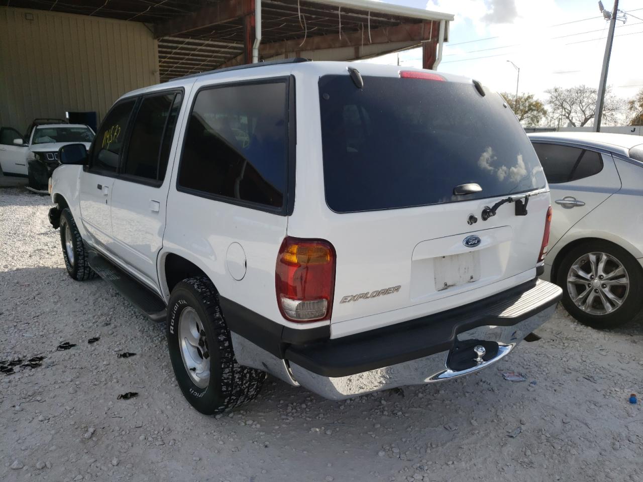 Photo 3 from auction – 2000 FORD EXPLORER X with VIN 1FMZU63E2YZA75114