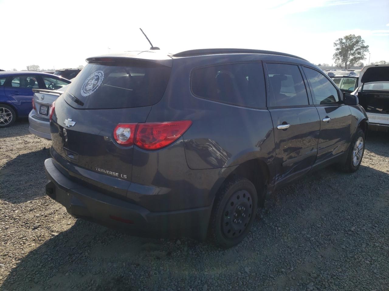 Photo 4 from auction – 2012 CHEVROLET TRAVERSE L with VIN 1GNKRFED0CJ286595