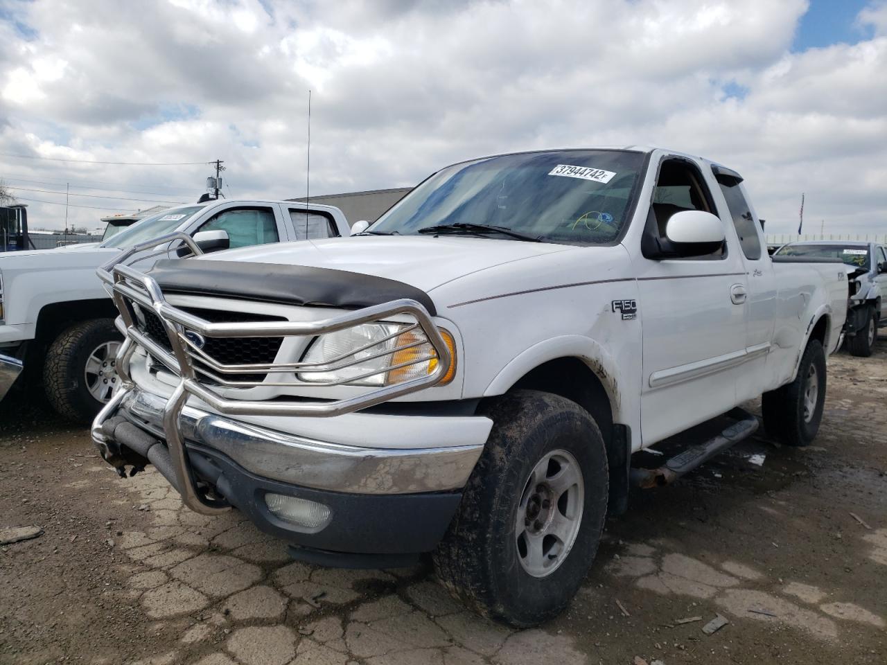 Photo 2 from auction – 1999 FORD F150 with VIN 2FTRX18L5XCA91390