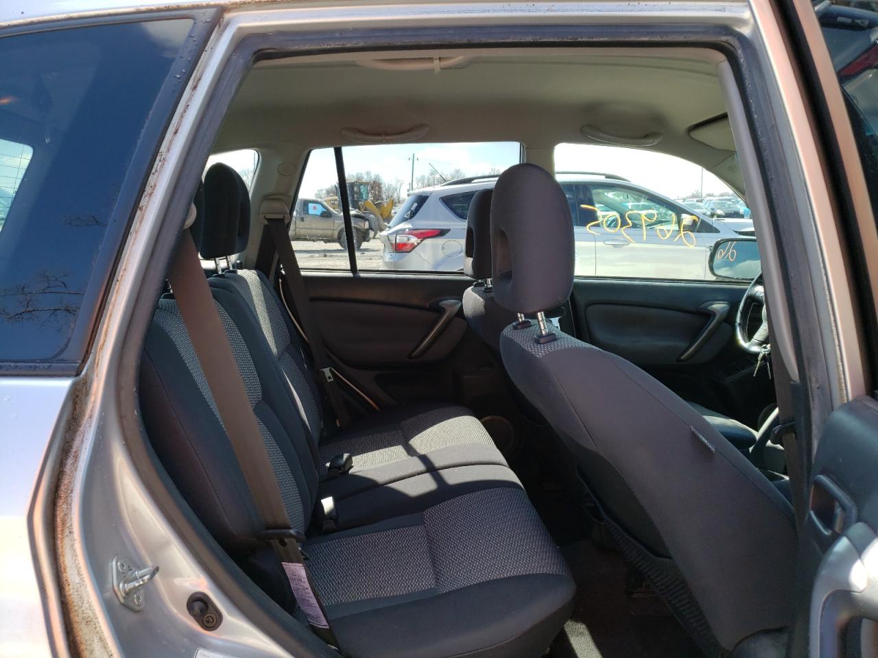 Photo 6 from auction – 2005 TOYOTA RAV4 with VIN JTEHD20V156026458