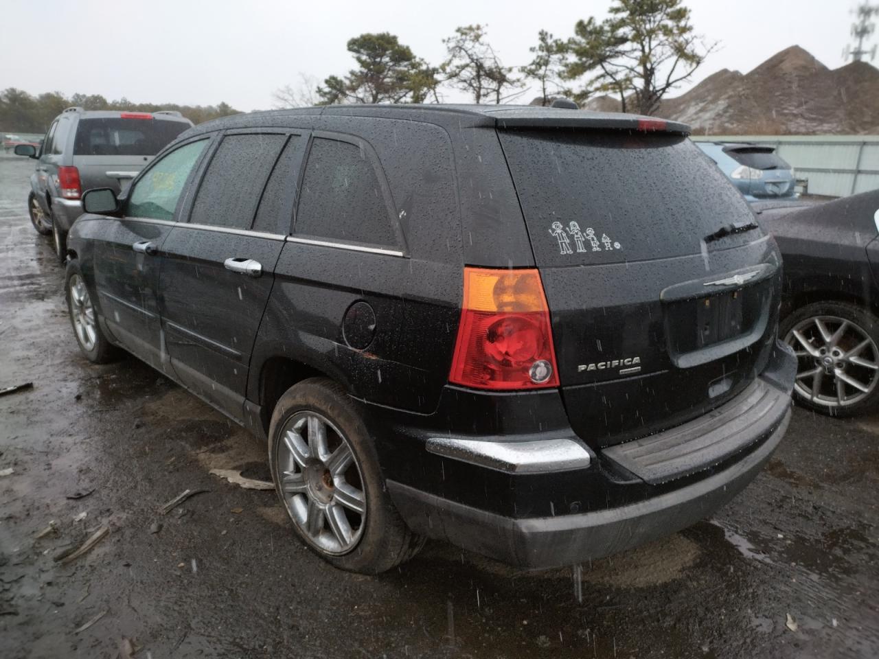 Photo 3 from auction – 2005 CHRYSLER PACIFICA with VIN 2C8GF68495R396657