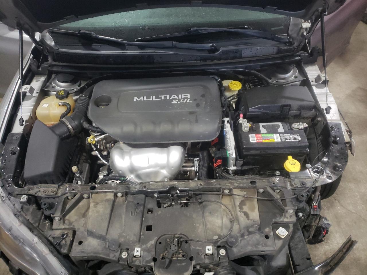 Photo 7 from auction – 2015 CHRYSLER 200 LIMITE with VIN 1C3CCCAB2FN692817