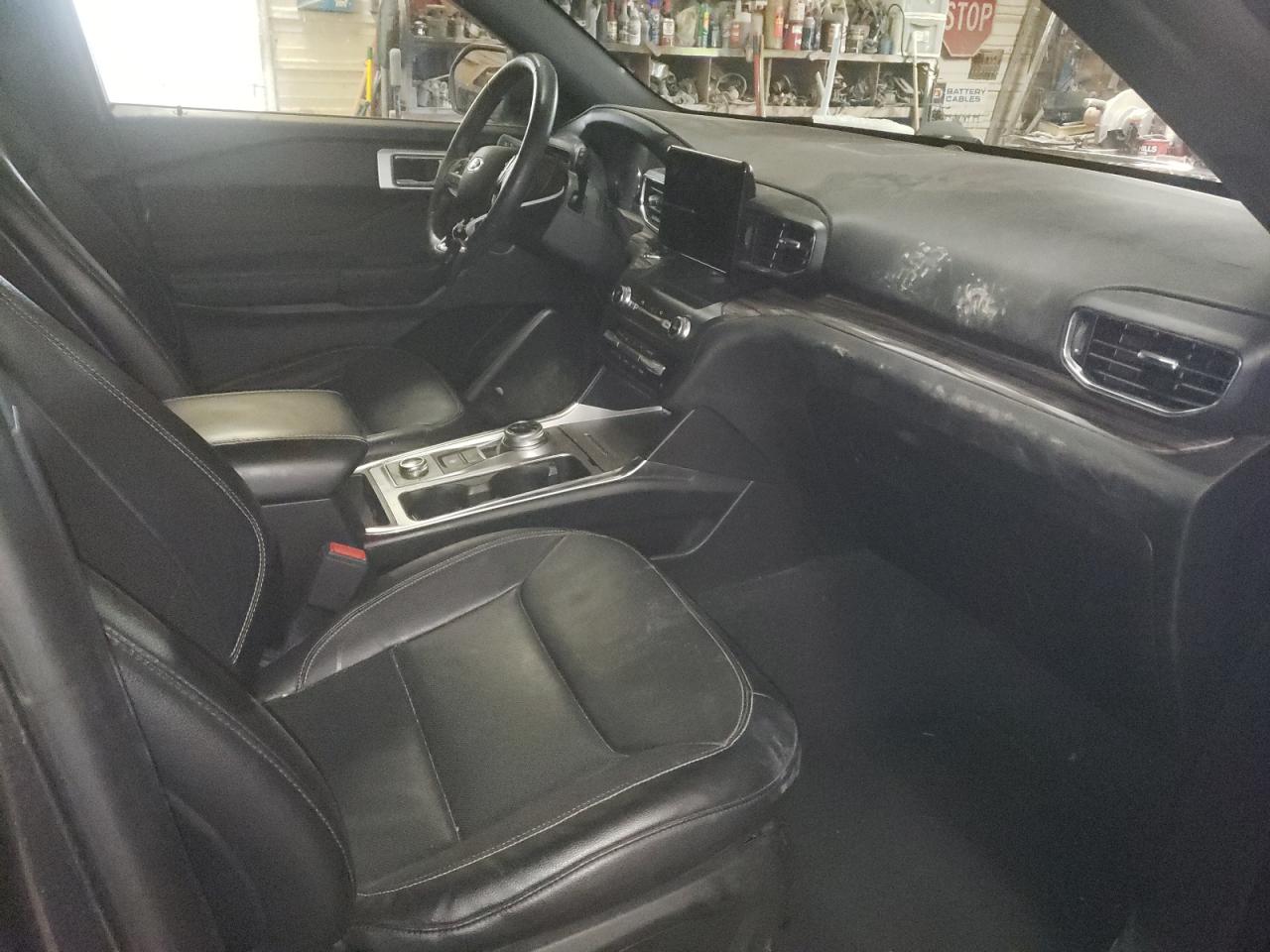 Photo 5 from auction – 2020 FORD EXPLORER L with VIN 1FMSK8FH6LGB07124