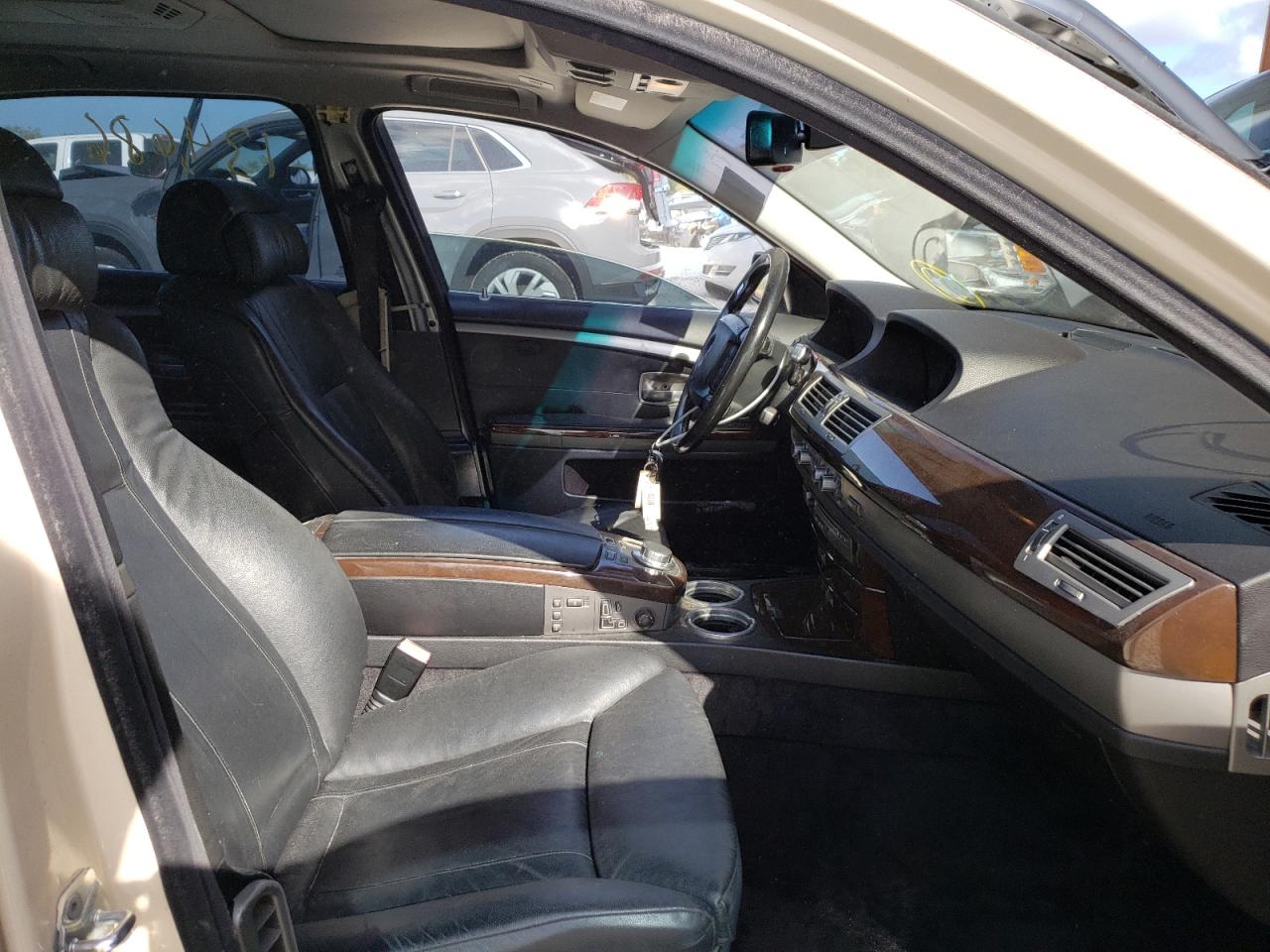 Photo 5 from auction – 2007 BMW 750 with VIN WBAHN83577DT75409
