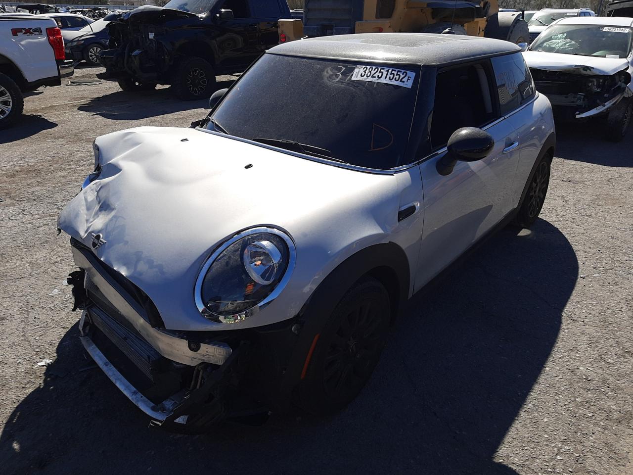 Photo 2 from auction – 2019 MINI COOPER with VIN WMWXP5C5XK2H29645