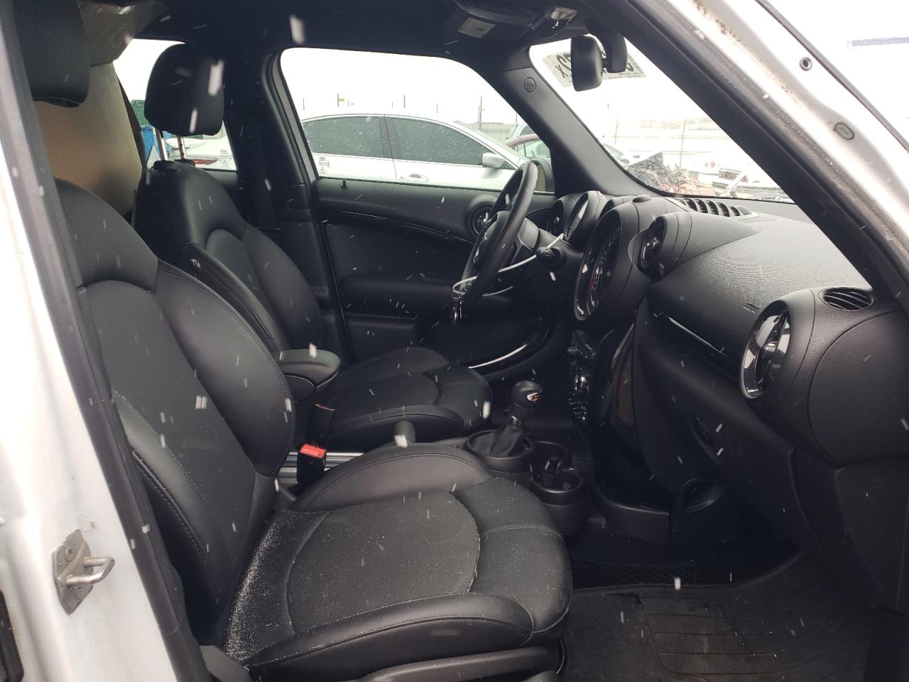 Photo 5 from auction – 2016 MINI COOPER S C with VIN WMWZC5C53GWU04689
