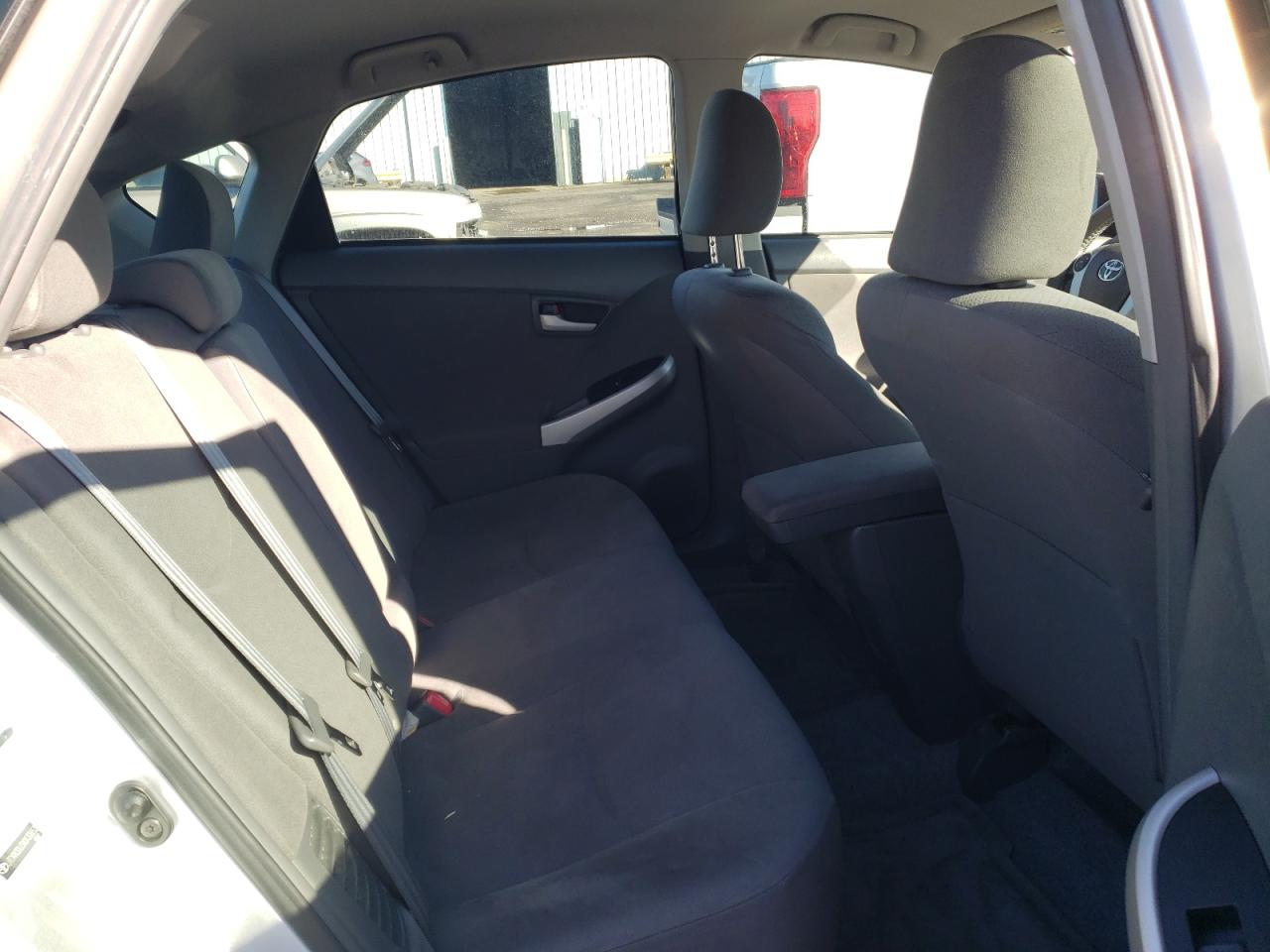 Photo 6 from auction – 2010 TOYOTA PRIUS with VIN JTDKN3DU3A0133653
