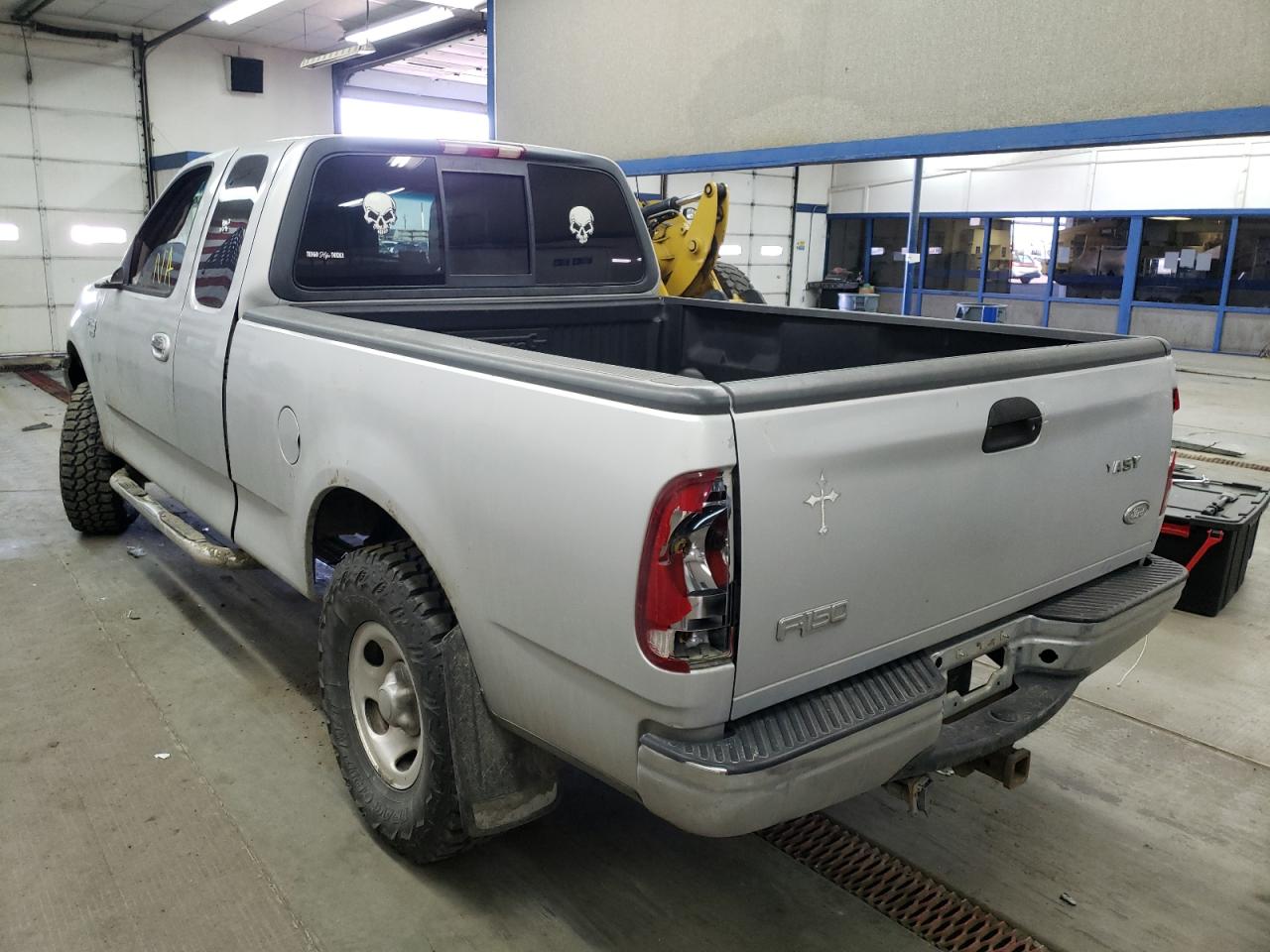 Photo 3 from auction – 2000 FORD F150 with VIN 1FTRX17L7YNC29833