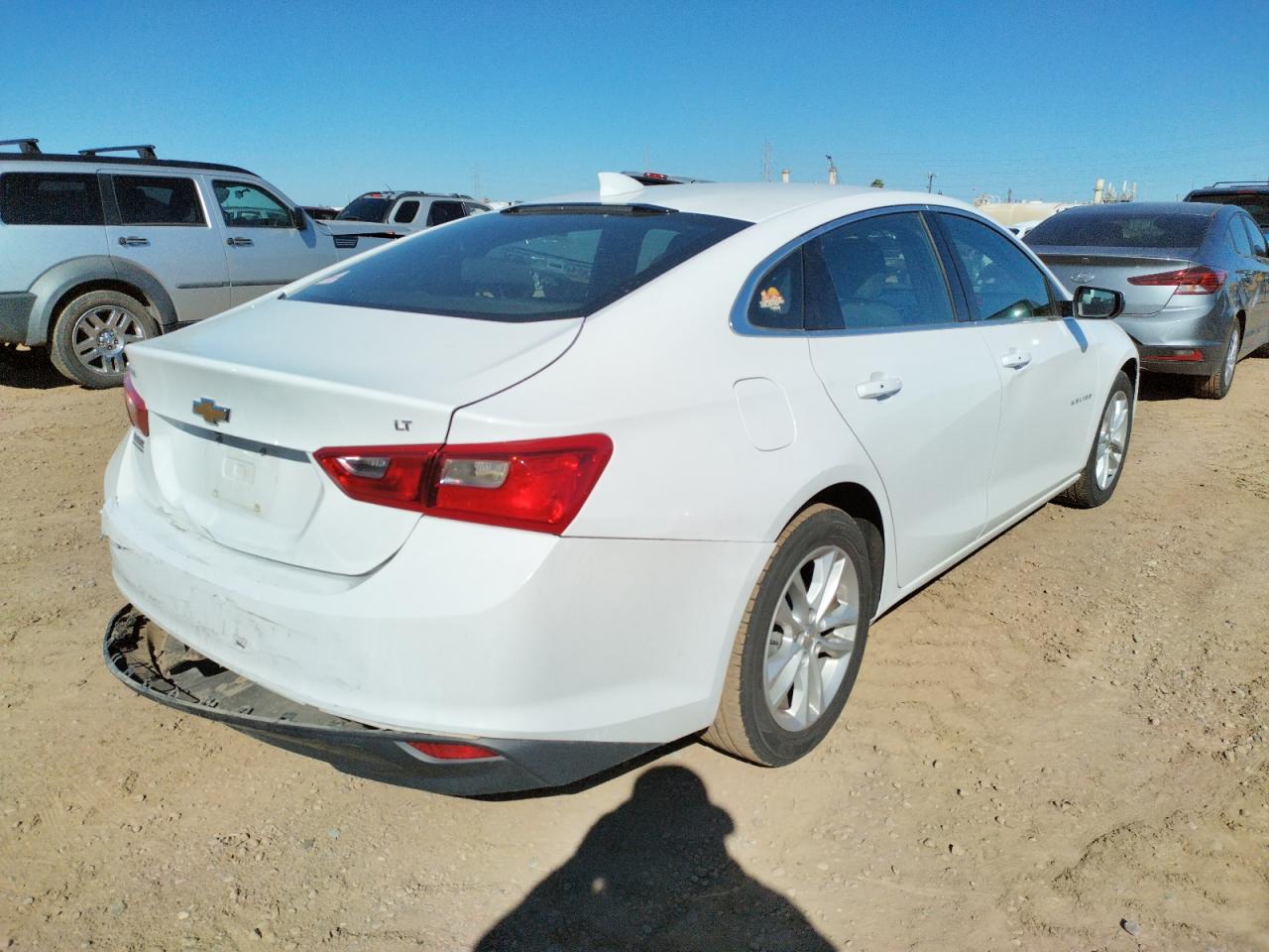 Photo 4 from auction – 2017 CHEVROLET MALIBU LT with VIN 1G1ZE5ST5HF115028