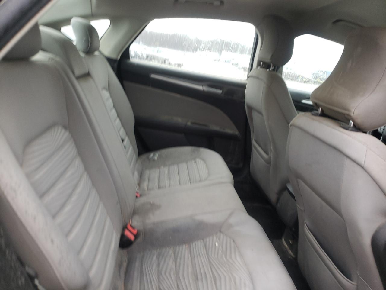 Photo 6 from auction – 2016 FORD FUSION S with VIN 3FA6P0G76GR297509