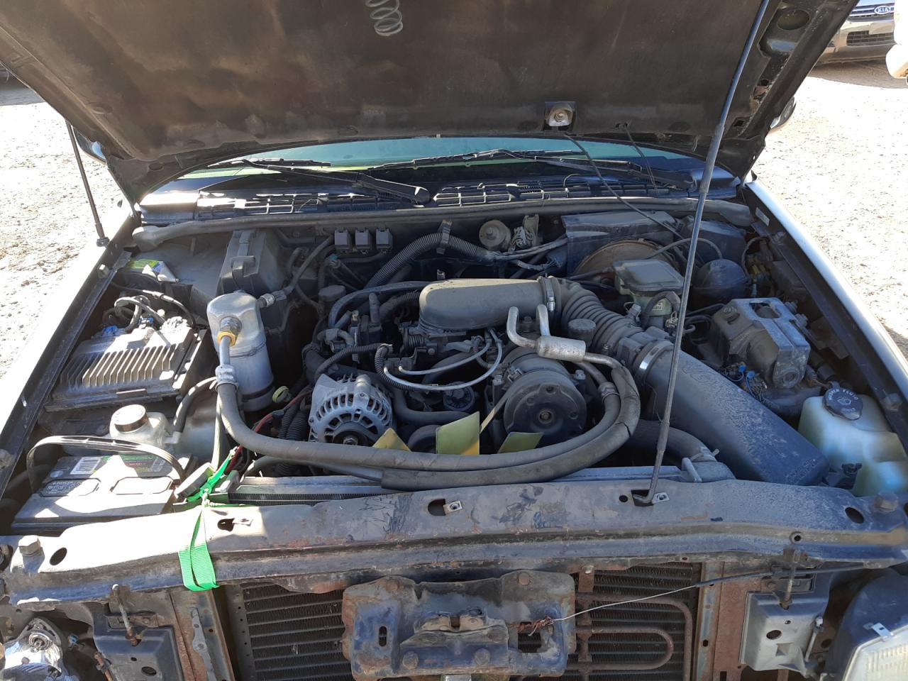 Photo 7 from auction – 1997 CHEVROLET BLAZER with VIN 1GNDT13W5V2260010