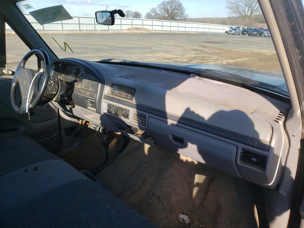Photo 9 from auction – 1996 FORD F250 with VIN 2FTHF26GXTCA67297