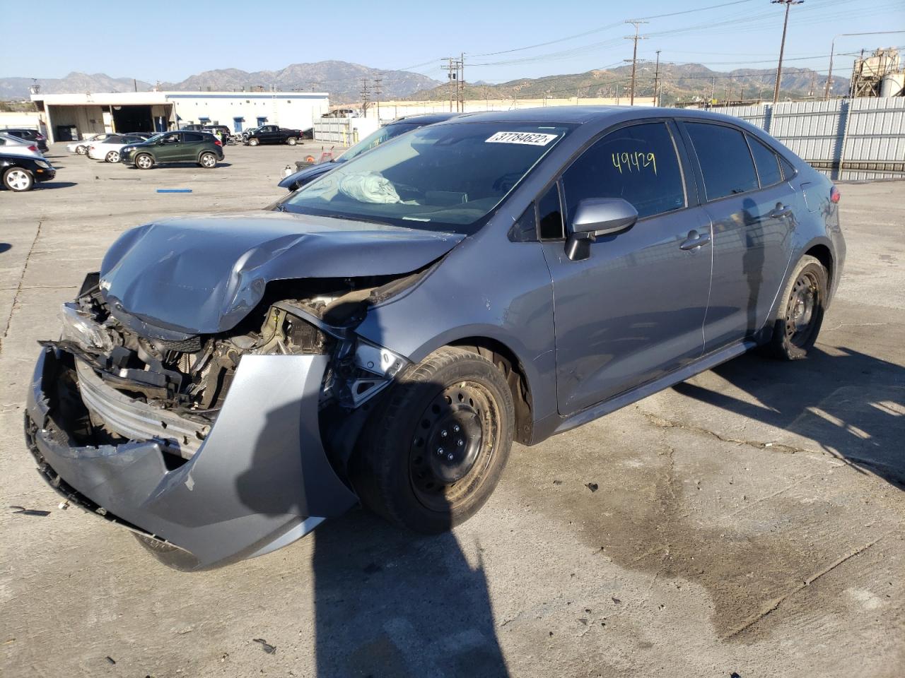 Photo 2 from auction – 2020 TOYOTA COROLLA LE with VIN 5YFEPRAE2LP138598