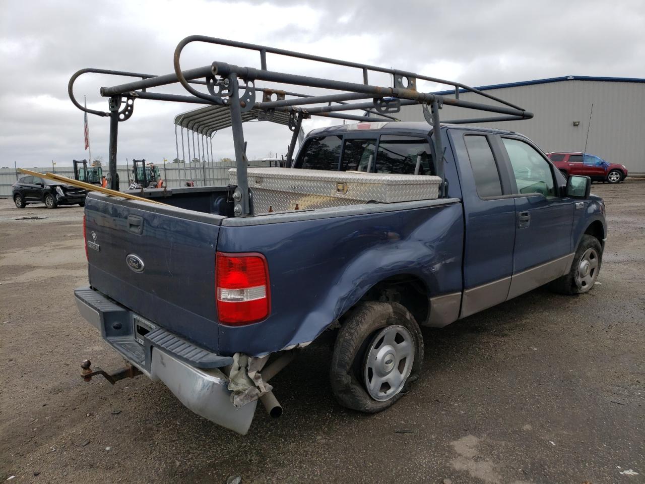 Photo 4 from auction – 2005 FORD F150 with VIN 1FTRX12535KB78059