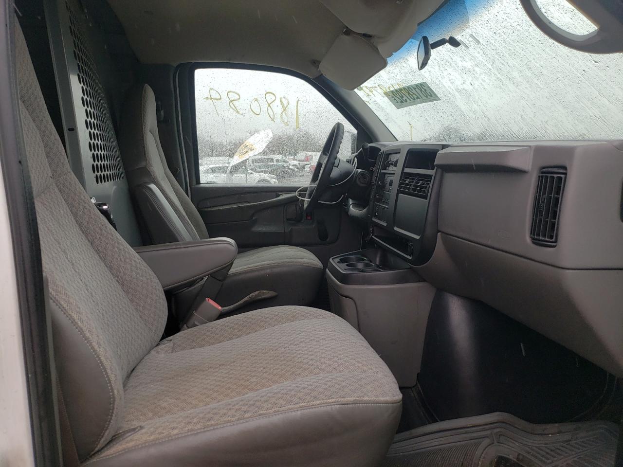 Photo 5 from auction – 2006 CHEVROLET EXPRESS G2 with VIN 1GCGG25V761102294