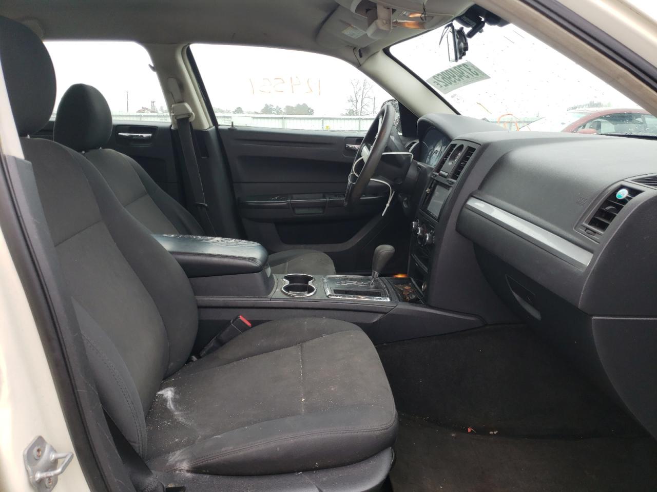 Photo 5 from auction – 2008 CHRYSLER 300 LX with VIN 2C3KA43R68H222464