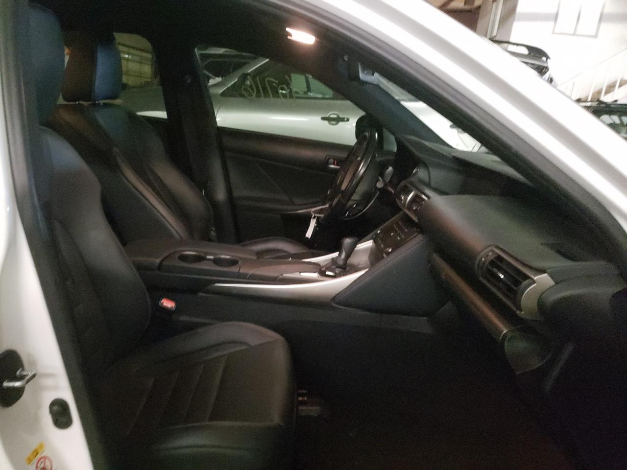 Photo 5 from auction – 2017 LEXUS IS 300 with VIN JTHCM1D24H5020378