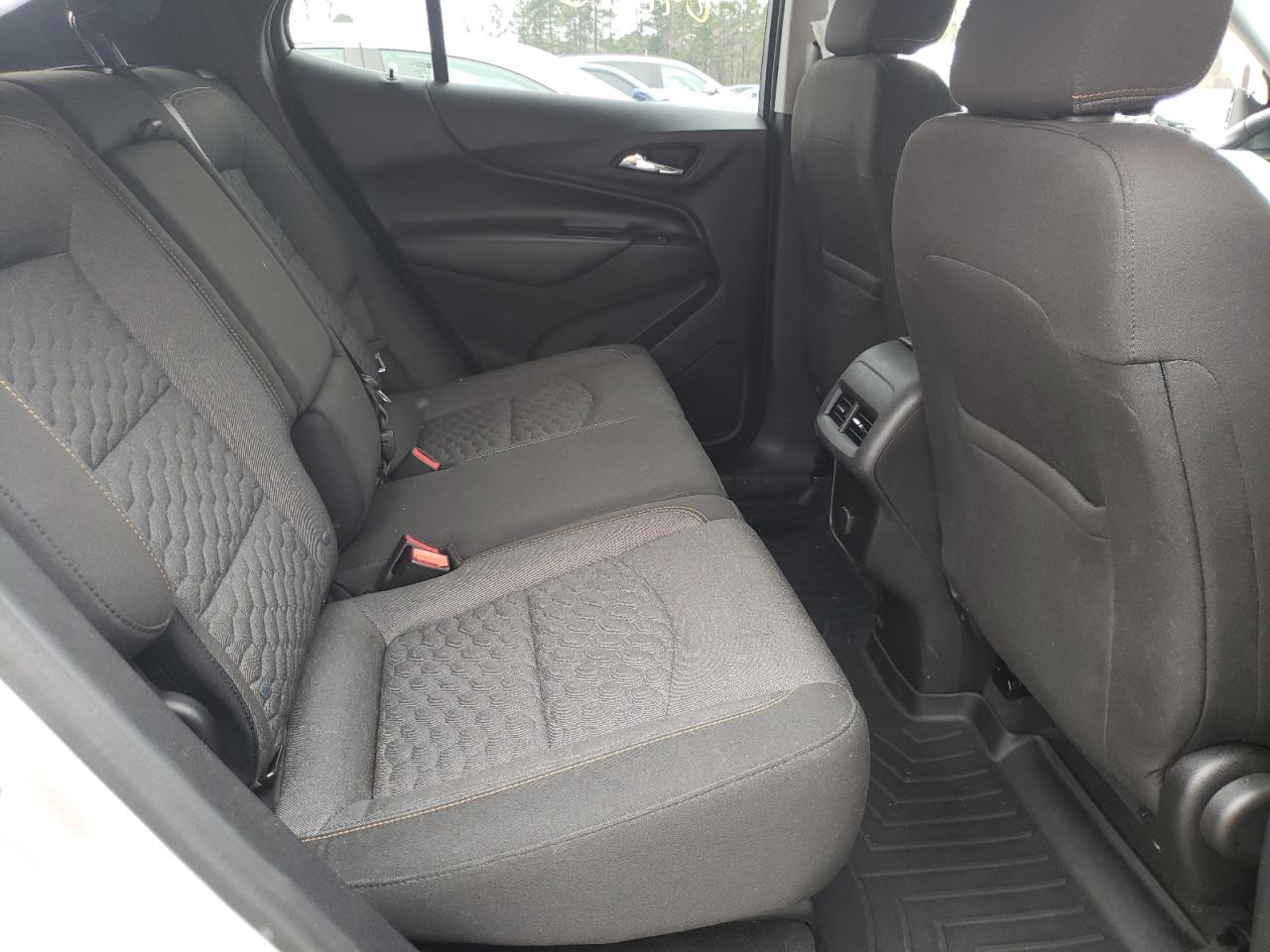 Photo 6 from auction – 2018 CHEVROLET EQUINOX LT with VIN 2GNAXJEV1J6113000