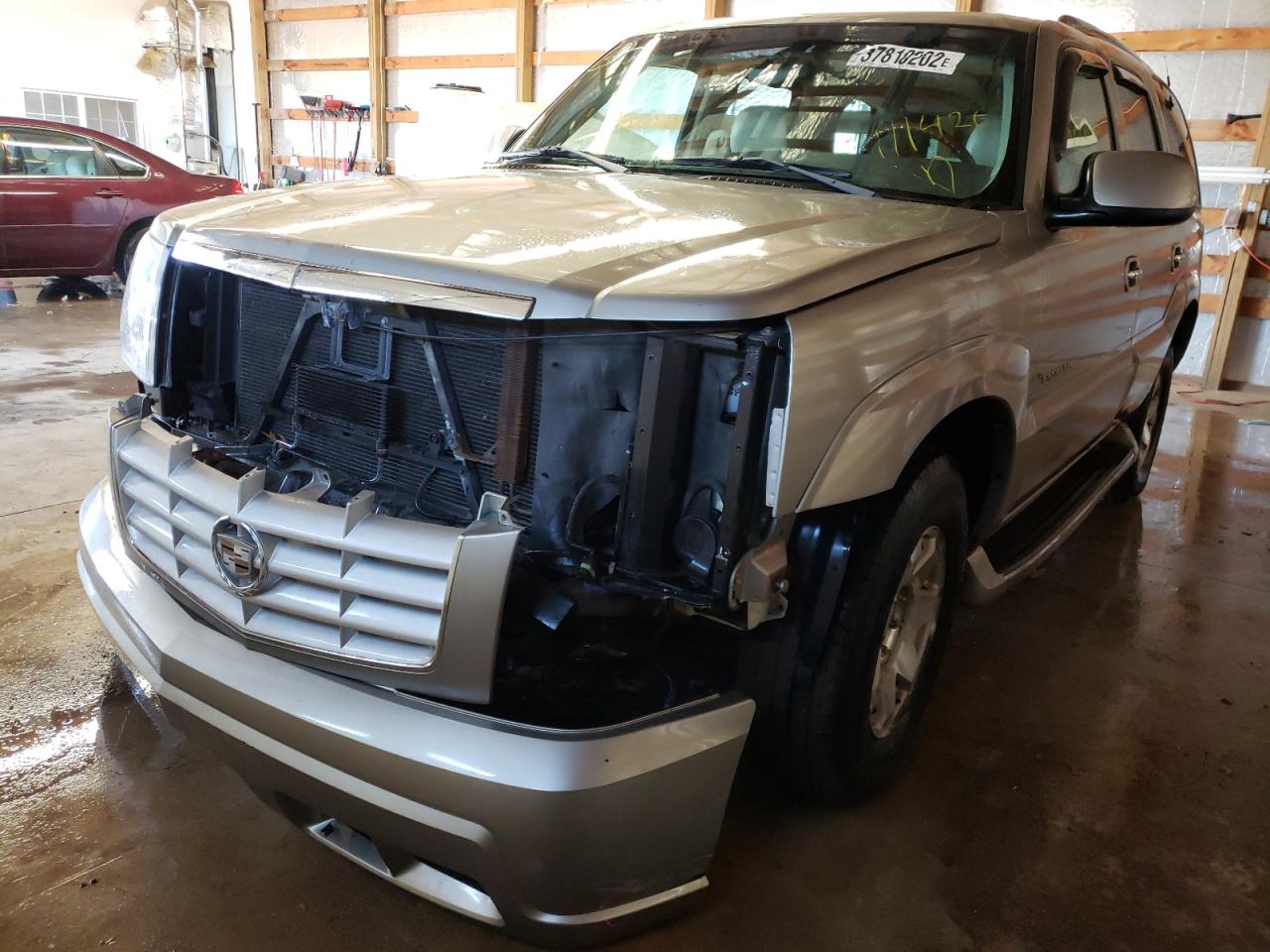 Photo 2 from auction – 2002 CADILLAC ESCALADE L with VIN 1GYEK63N22R111426