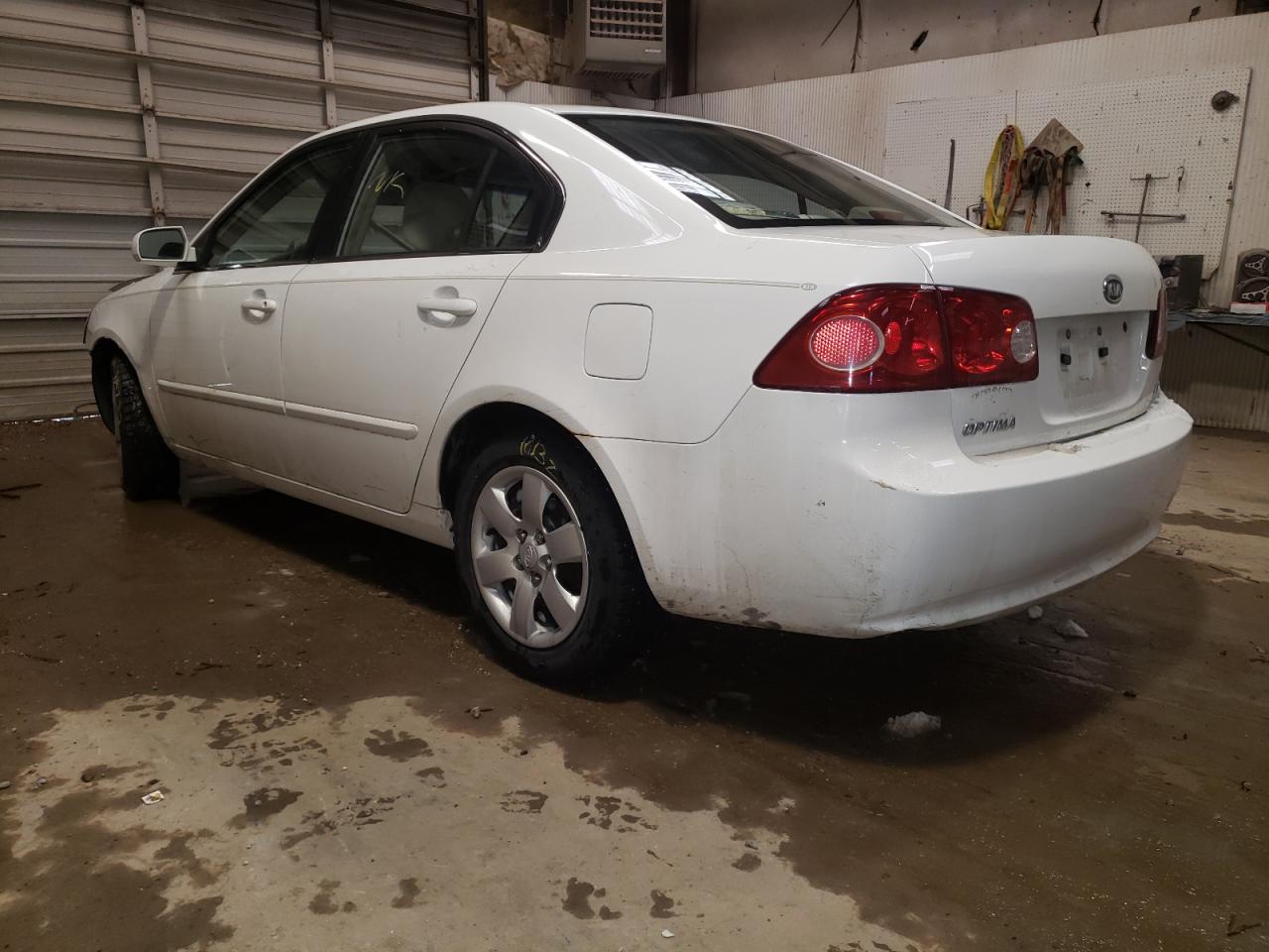 Photo 3 from auction – 2007 KIA OPTIMA LX with VIN KNAGE123175088175