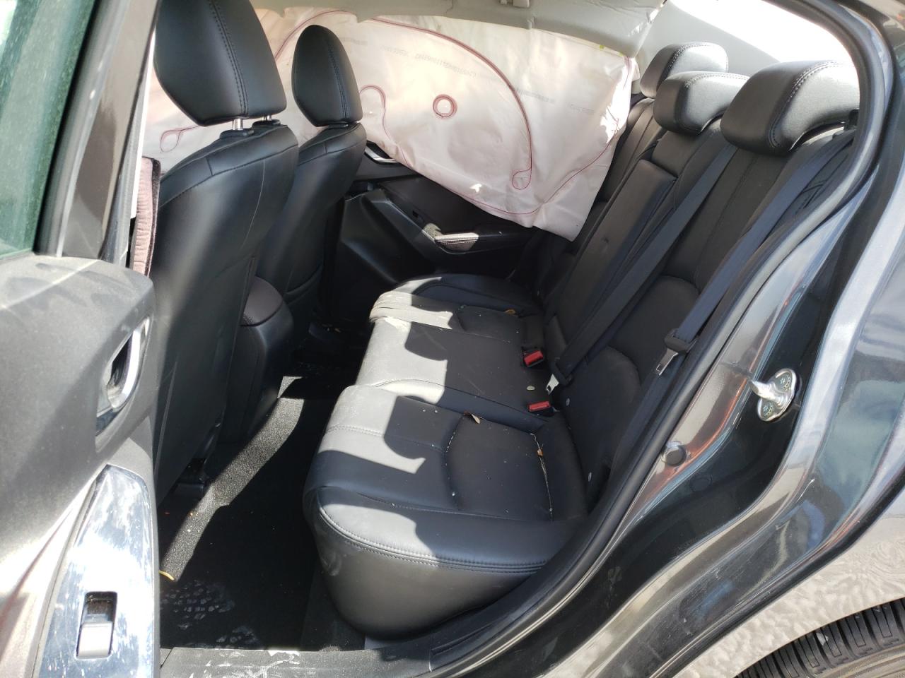 Photo 6 from auction – 2018 MAZDA 3 TOURING with VIN 3MZBN1V38JM266123